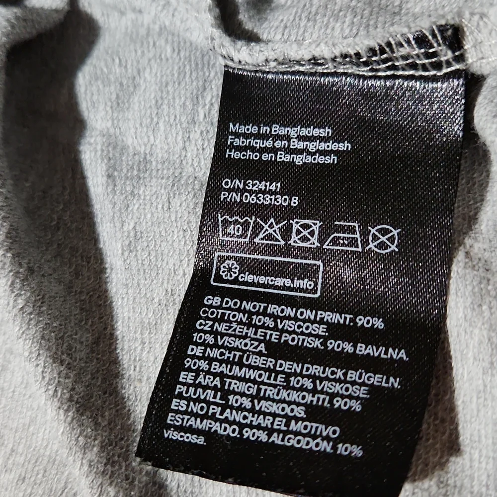 H & M Divided Nasa Longsleeve - Picture 4 of 7